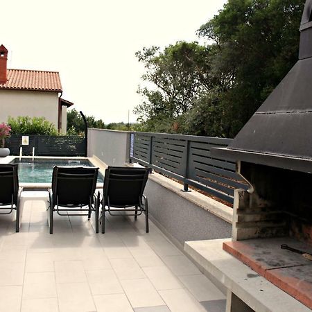 Holiday House Veli Vrh พูลา ภายนอก รูปภาพ